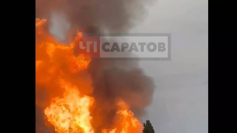 В мощном пожаре на газохранилище в Саратовской области обвинили жару1