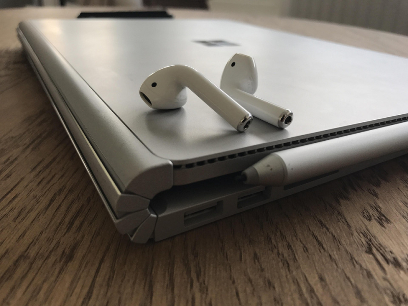 Как подключить AirPods к ноутбуку на Windows и macOS