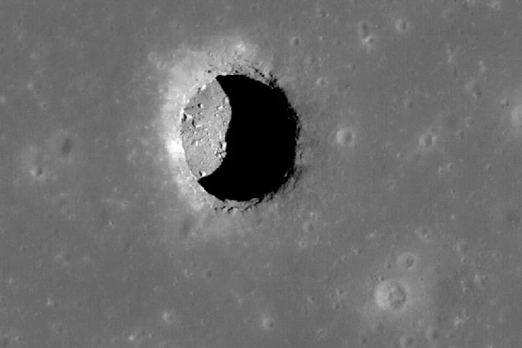 На Луне обнаружили пригодные для жизни людей пещеры: в их недрах могут таиться опасные обитатели